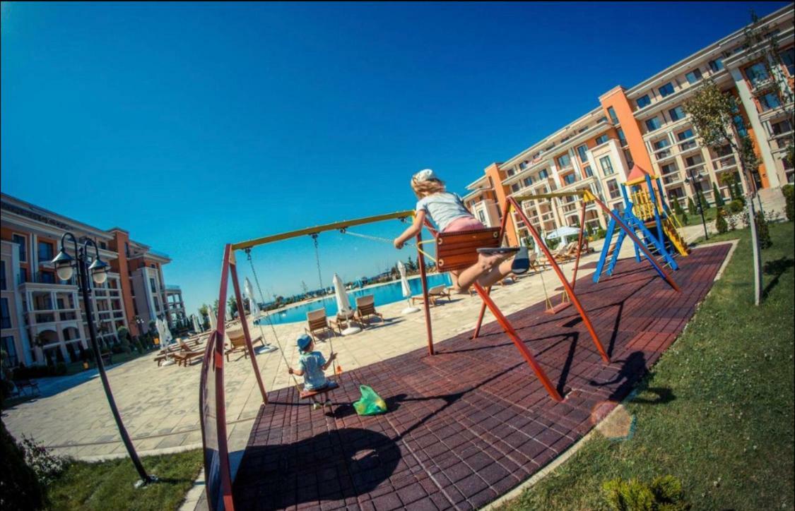 Apartment In Prestige Fort Beach Sveti Vlas Bagian luar foto