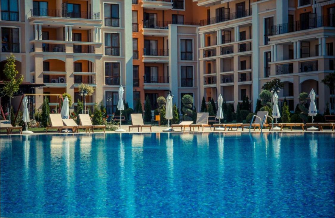 Apartment In Prestige Fort Beach Sveti Vlas Bagian luar foto